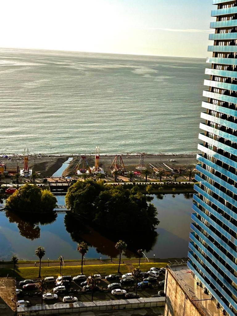 Apartment Twin Towers David Batumi Exteriör bild