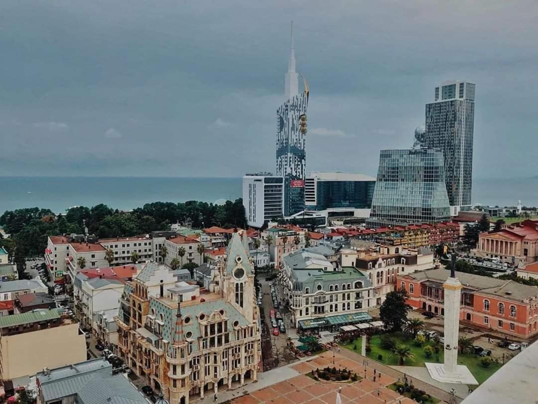 Apartment Twin Towers David Batumi Exteriör bild