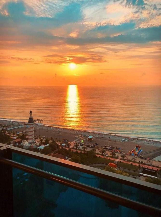 Apartment Twin Towers David Batumi Exteriör bild