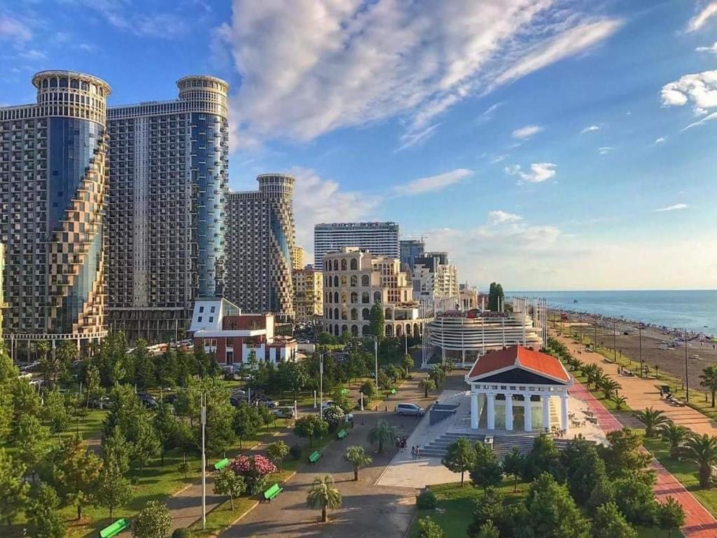 Apartment Twin Towers David Batumi Exteriör bild