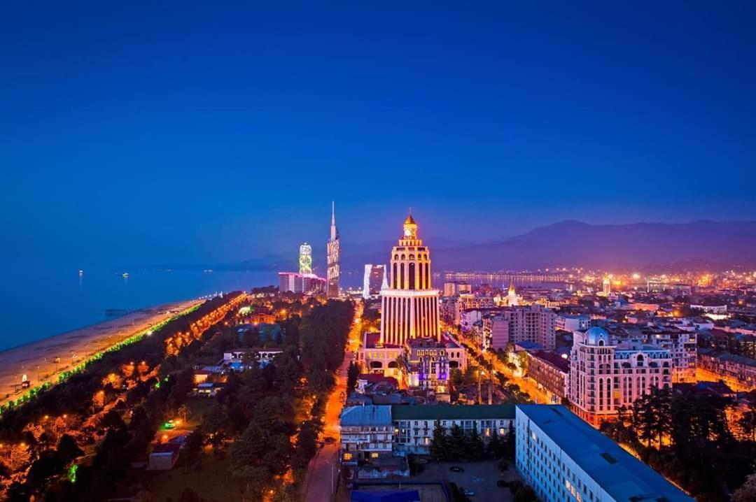 Apartment Twin Towers David Batumi Exteriör bild