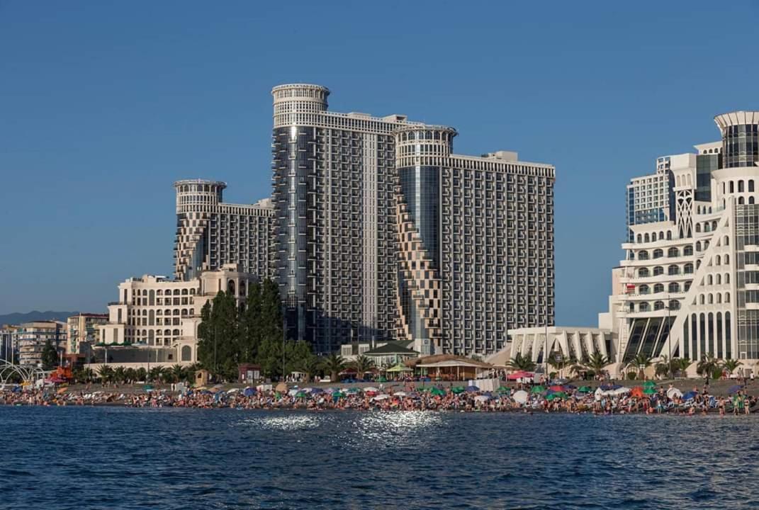 Apartment Twin Towers David Batumi Exteriör bild